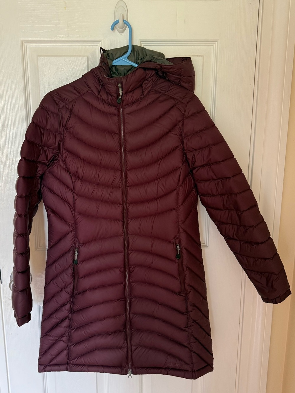 L.L.Bean Women's Ultralight 850 Down Hooded Coat